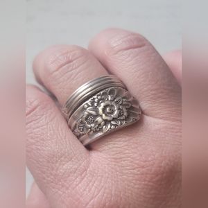 Vintage | Spoon Ring | Silverplate | Size 8 |